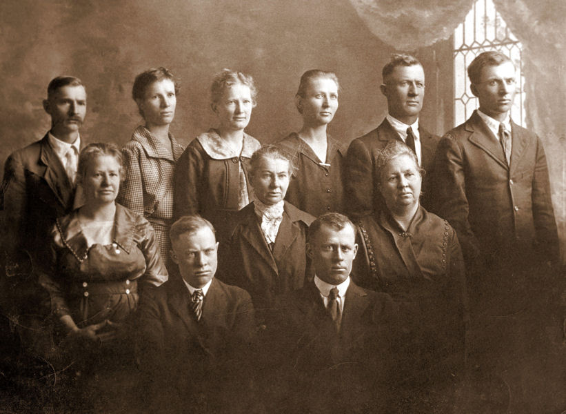Fuchs Siblings in 1922. Standing in the back: Emil, Olga, Anna, Gini, Fritz, George.
Seated: Julia, Rudolf, Bettie, Bruno, Minna Fuchs Siblings in 1922. Standing in the back: Emil, Olga, Anna, Gini, Fritz, George.
Seated: Julia, Rudolf, Bettie, Bruno, Minna